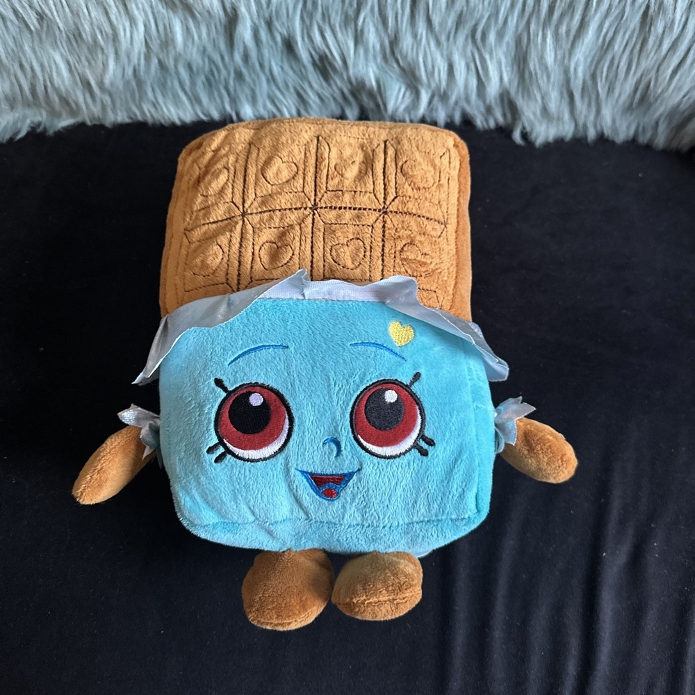 Shopkins Cheeky Chocolate‎ Plush Doll Toy 12 X 8" Yellow Heart